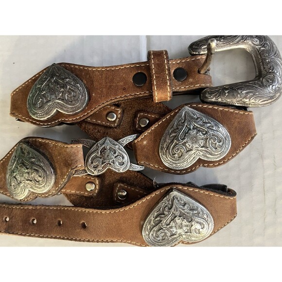 Accessories - Womens Leather Studded Western Cow Girl Belt 29”